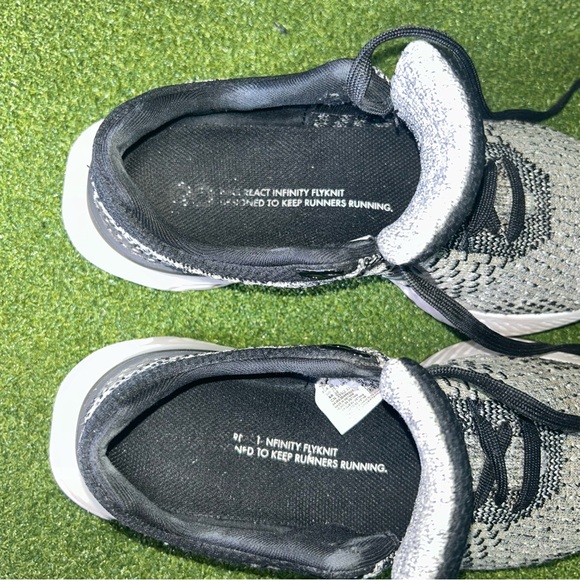 Nike React Infinity Run Flyknit Black Smoke Grey DD3024-006 Shoes Women’s 8.5 - Picture 8 of 9